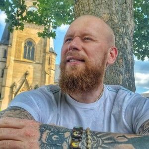 Meet your Posher, Noah martin